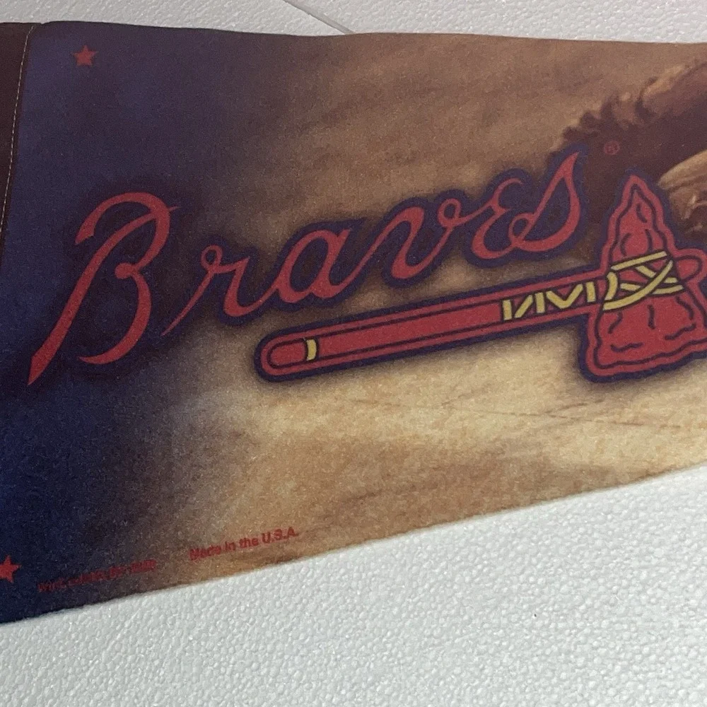 VTG MLB Atlanta Braves Bat Ball & Glove‎ Logo Baseball Felt Pennant 90s